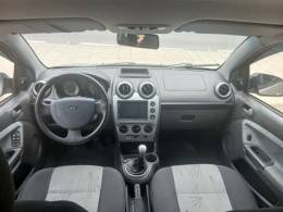 FORD - FIESTA - 2009/2010 - Prata - R$ 31.900,00