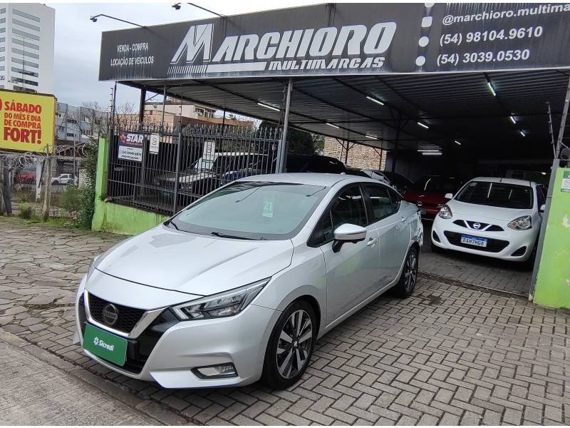 NISSAN - VERSA - 2020/2021 - Prata - R$ 94.900,00