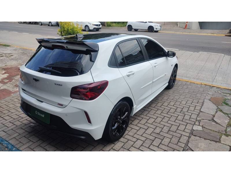 CHEVROLET - ONIX - 2021/2022 - Branca - R$ 81.900,00