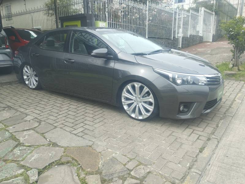 TOYOTA - COROLLA - 2016/2017 - Cinza - R$ 93.900,00