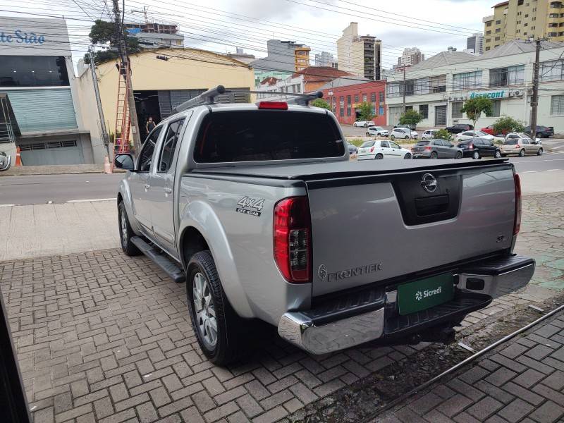 NISSAN - FRONTIER - 2015/2015 - Prata - R$ 119.900,00