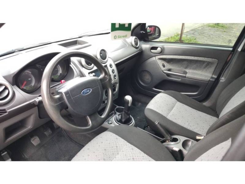 FORD - FIESTA - 2013/2014 - Preta - R$ 36.900,00