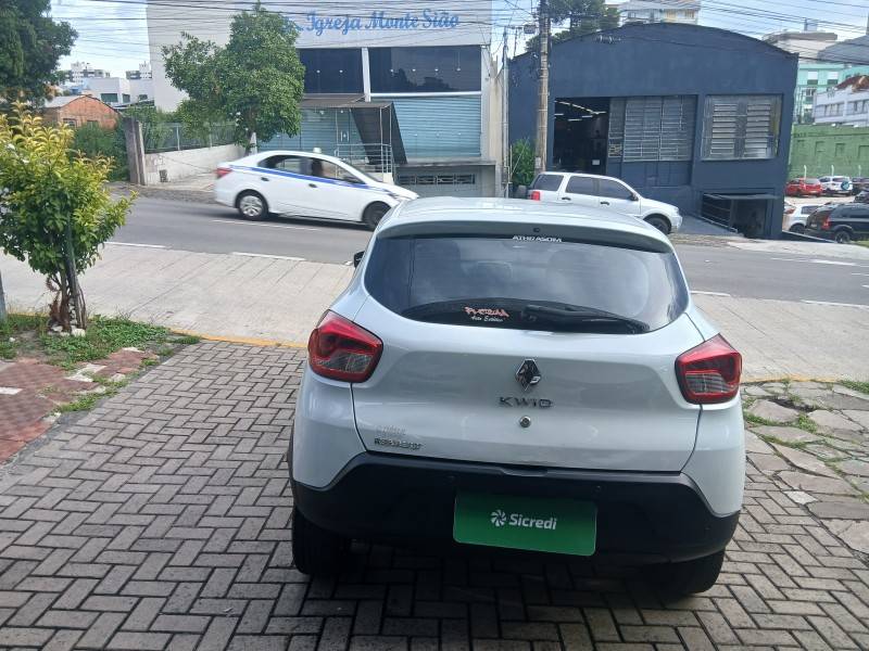 RENAULT - KWID - 2018/2018 - Branca - R$ 29.900,00