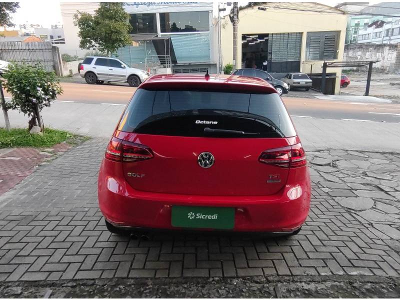 VOLKSWAGEN - GOLF - 2013/2014 - Vermelha - R$ 84.900,00