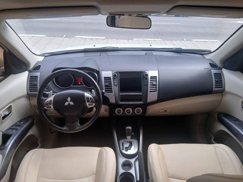 MITSUBISHI - OUTLANDER - 2012/2012 - Branca - R$ 62.900,00
