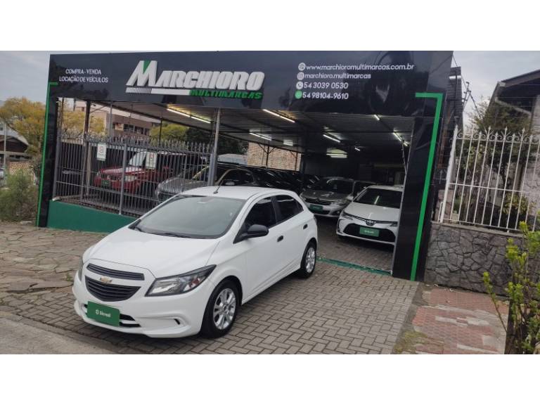 CHEVROLET - ONIX - 2018/2019 - Branca - R$ 52.900,00