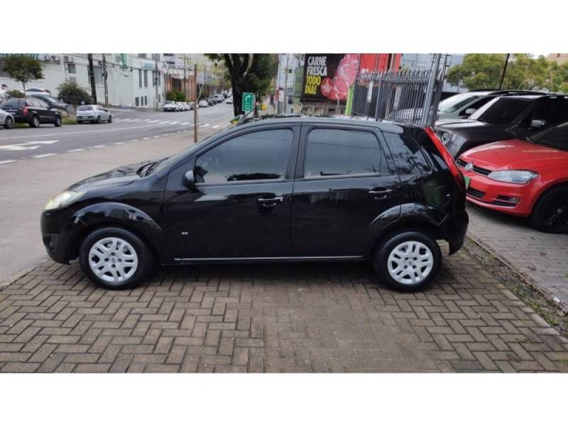 FORD - FIESTA - 2013/2014 - Preta - R$ 36.900,00