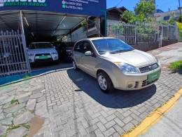 FORD - FIESTA - 2009/2010 - Prata - R$ 31.900,00