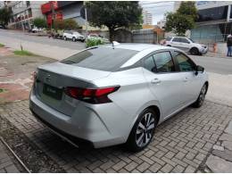 NISSAN - VERSA - 2020/2021 - Prata - R$ 94.900,00