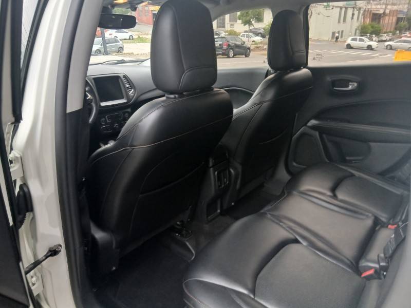 JEEP - COMPASS - 2017/2018 - Branca - Sob Consulta