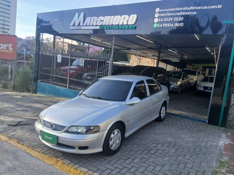CHEVROLET - VECTRA - 1999/2000 - Prata - R$ 23.900,00