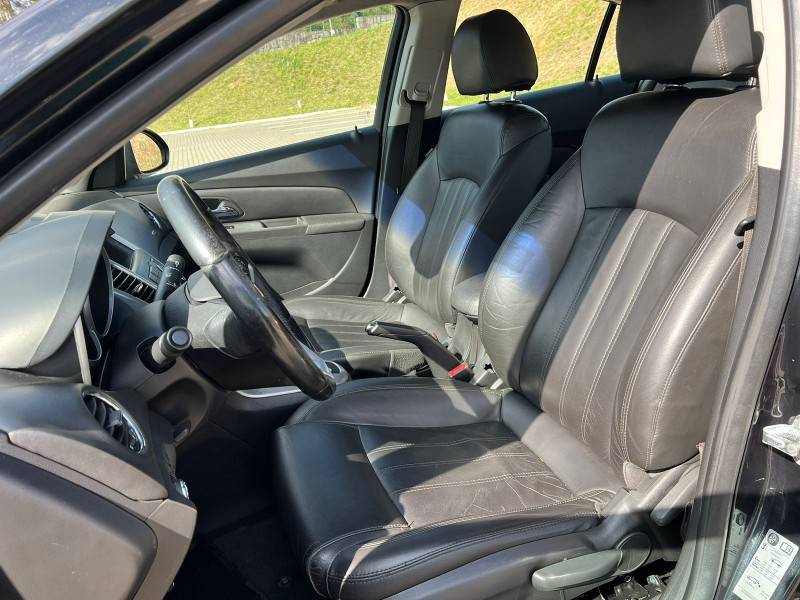 CHEVROLET - CRUZE - 2012/2012 - Preta - R$ 55.900,00