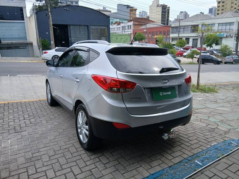 HYUNDAI - IX35 - 2012/2013 - Prata - R$ 68.900,00