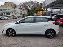 TOYOTA - YARIS - 2021/2022 - Branca - R$ 78.900,00