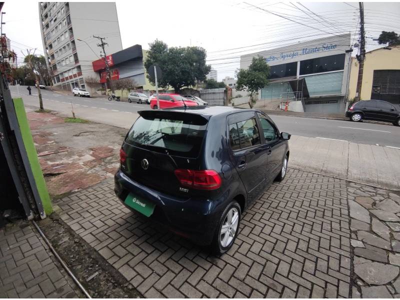 VOLKSWAGEN - FOX - 2015/2016 - Azul - R$ 52.900,00