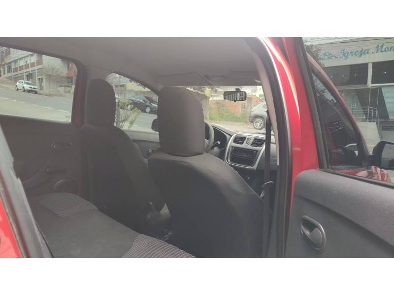 RENAULT - SANDERO - 2018/2018 - Vermelha - R$ 29.900,00