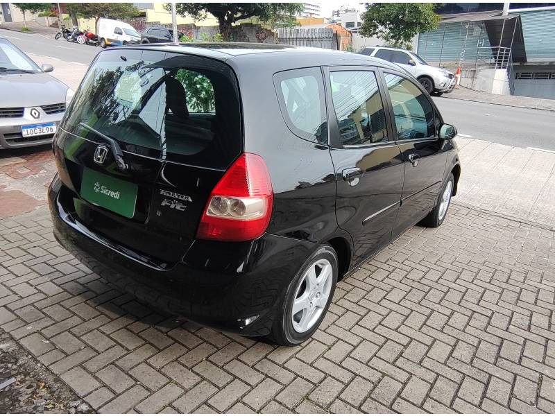 HONDA - FIT - 2008/2008 - Preta - R$ 33.900,00