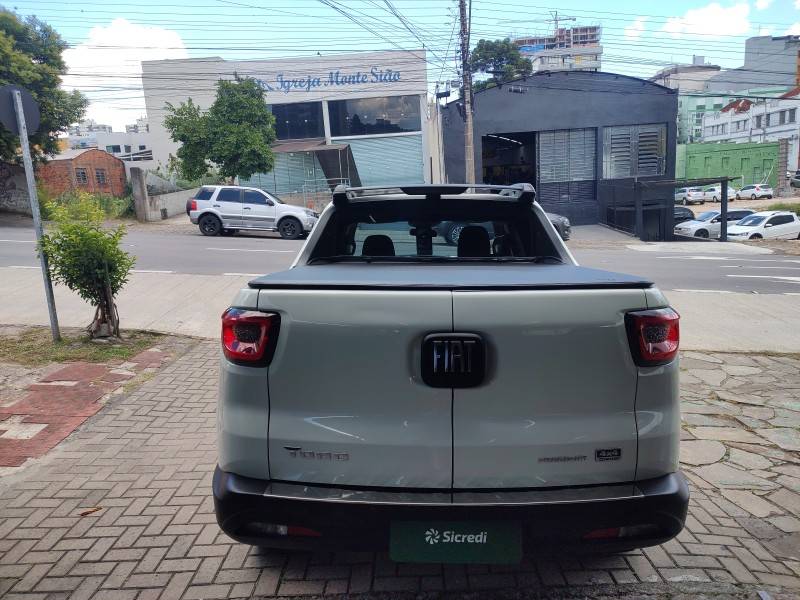 FIAT - TORO - 2023/2023 - Branca - R$ 152.900,00