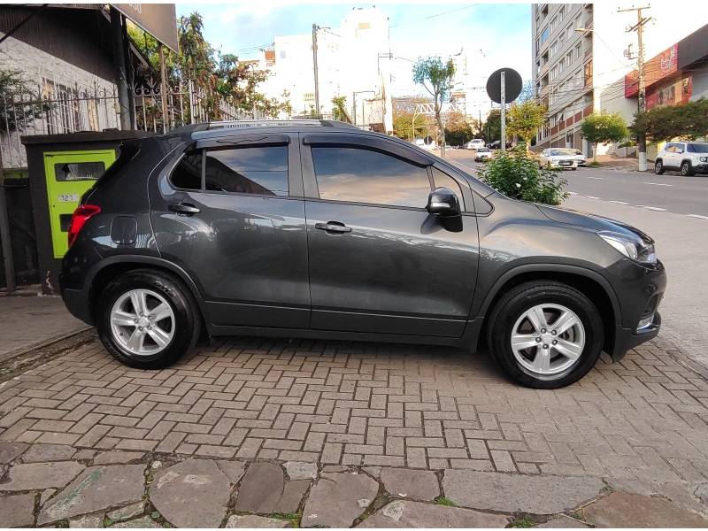 CHEVROLET - TRACKER - 2019/2019 - Cinza - R$ 87.900,00