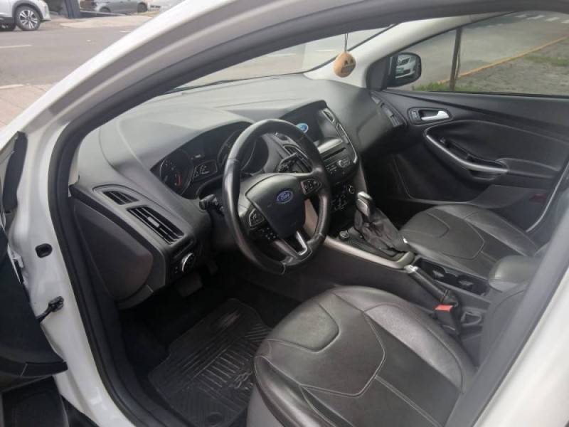 FORD - FOCUS - 2017/2017 - Branca - R$ 64.900,00