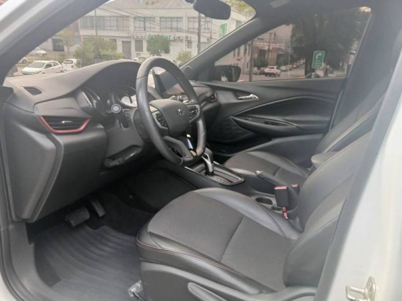 CHEVROLET - ONIX - 2021/2022 - Branca - R$ 81.900,00