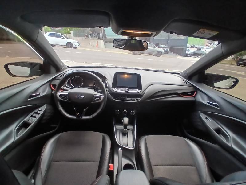 CHEVROLET - ONIX - 2021/2022 - Branca - R$ 81.900,00