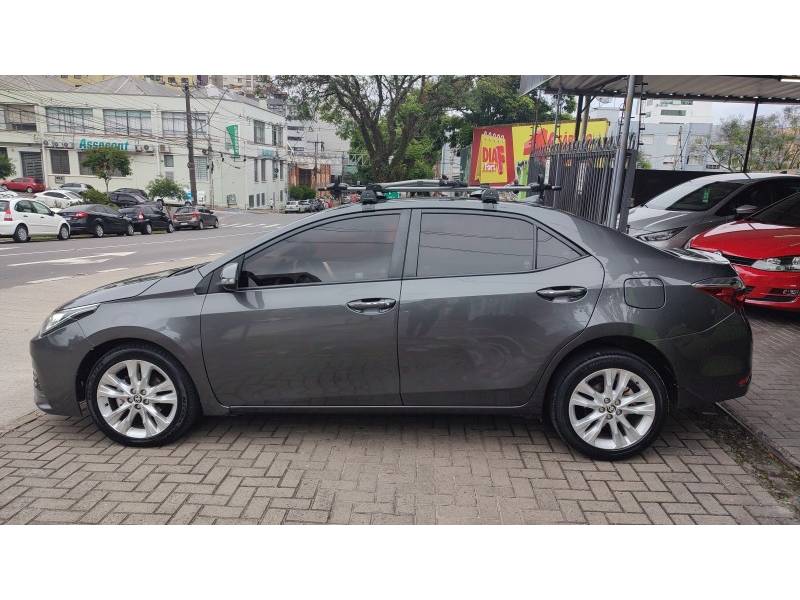 TOYOTA - COROLLA - 2018/2018 - Cinza - R$ 97.900,00