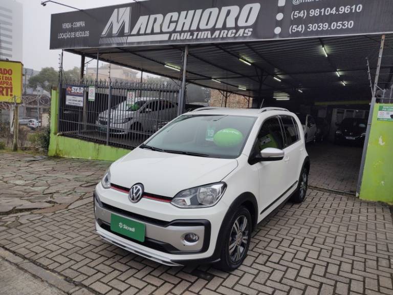 VOLKSWAGEN - UP - 2019/2019 - Branca - R$ 67.900,00