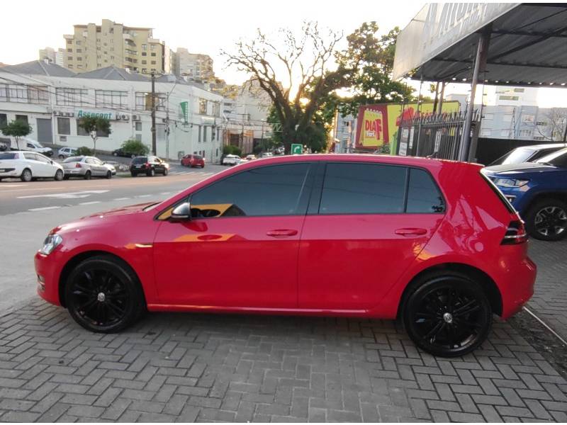 VOLKSWAGEN - GOLF - 2013/2014 - Vermelha - R$ 84.900,00