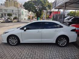 TOYOTA - COROLLA - 2021/2022 - Branca - R$ 134.900,00