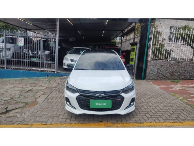 CHEVROLET - ONIX - 2021/2022 - Branca - R$ 81.900,00