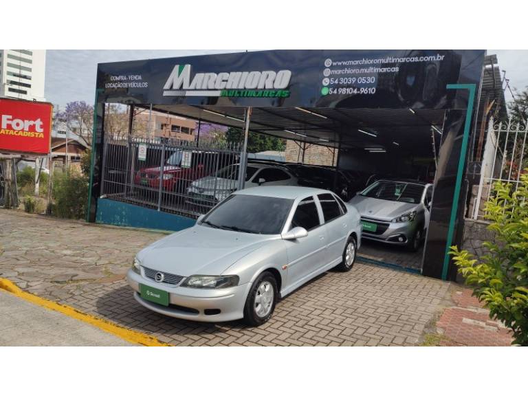 CHEVROLET - VECTRA - 1999/2000 - Prata - R$ 23.900,00