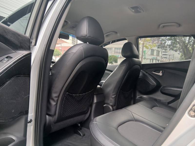 HYUNDAI - IX35 - 2012/2013 - Prata - R$ 68.900,00