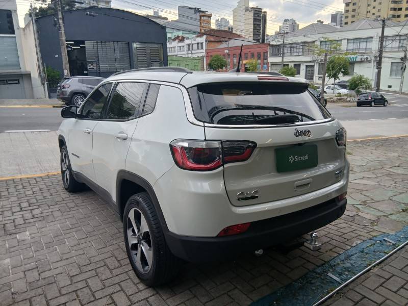 JEEP - COMPASS - 2017/2018 - Branca - Sob Consulta