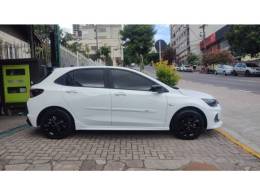 CHEVROLET - ONIX - 2021/2022 - Branca - R$ 81.900,00