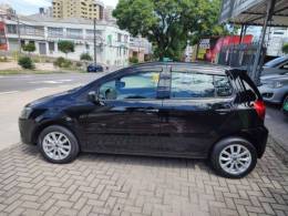 VOLKSWAGEN - FOX - 2013/2014 - Preta - R$ 42.900,00