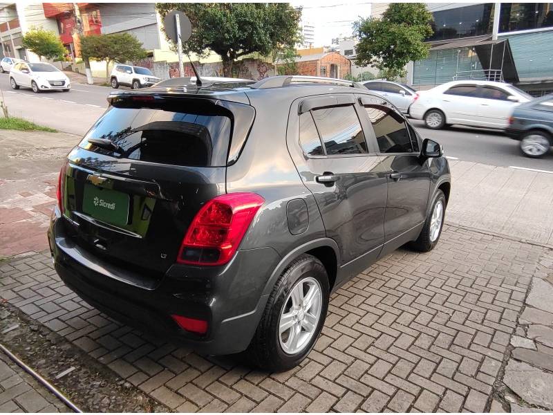 CHEVROLET - TRACKER - 2019/2019 - Cinza - R$ 89.900,00