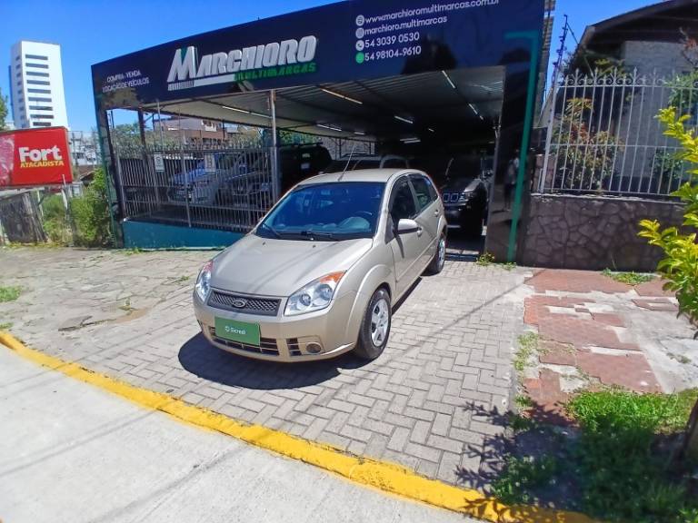 FORD - FIESTA - 2009/2010 - Prata - R$ 31.900,00