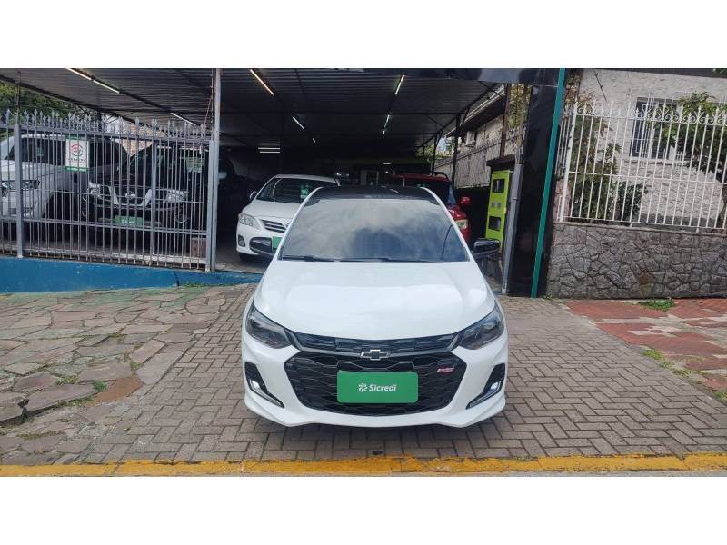 CHEVROLET - ONIX - 2021/2022 - Branca - R$ 81.900,00