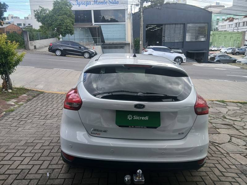 FORD - FOCUS - 2017/2017 - Branca - R$ 64.900,00