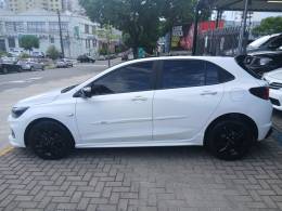 CHEVROLET - ONIX - 2021/2022 - Branca - R$ 81.900,00