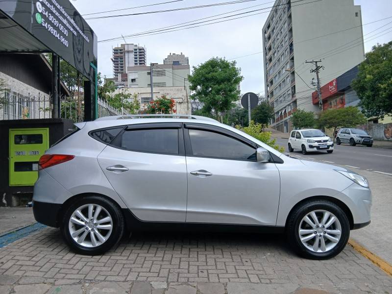 HYUNDAI - IX35 - 2012/2013 - Prata - R$ 68.900,00