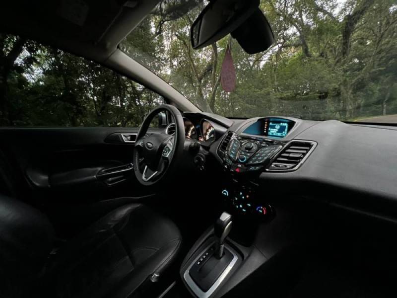 FORD - FIESTA - 2014/2014 - Prata - R$ 43.900,00